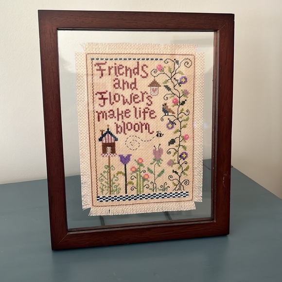 Cross-stitch in floating frame - Picture 5 of 8
